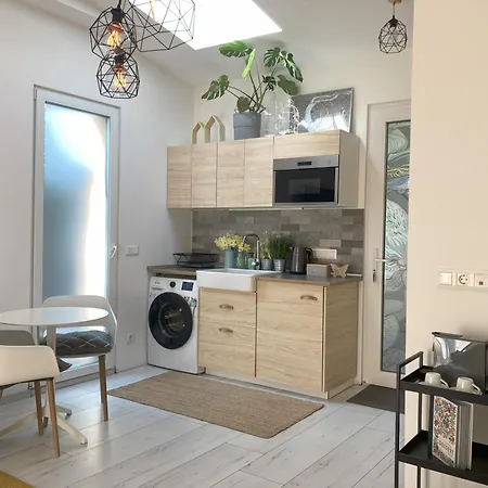 Fifteen Boutique Rooms Budapest With Self Check-In Exterior photo